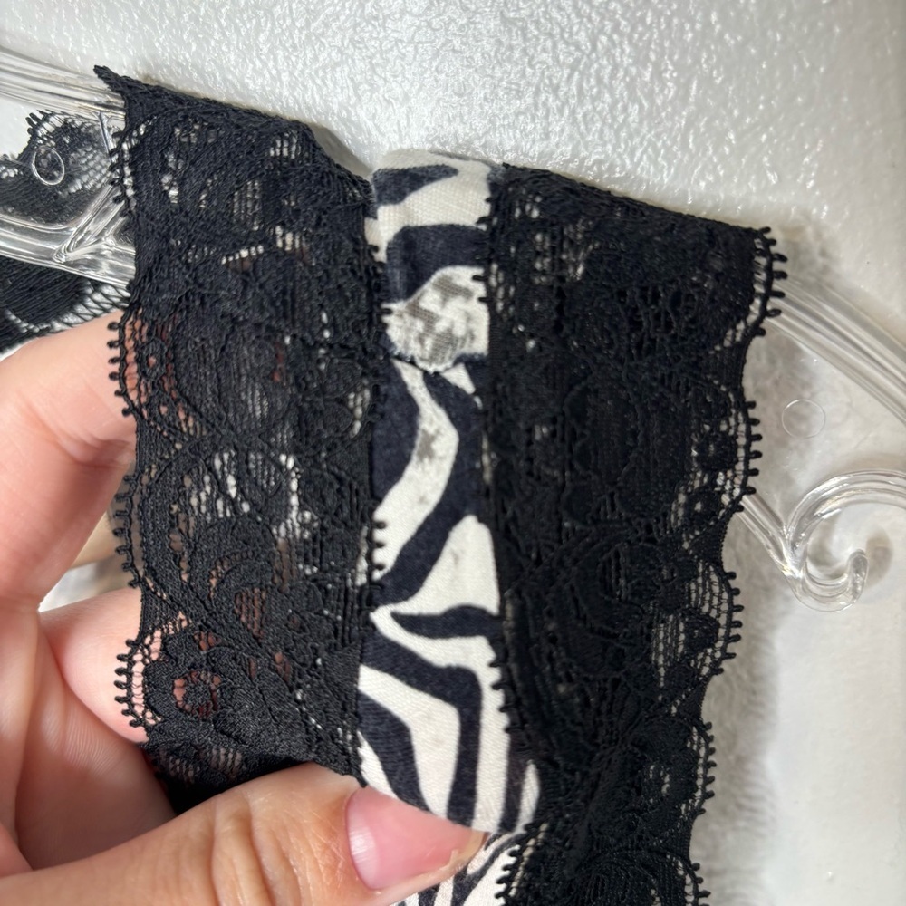 Worthington Stretch Zebra Print Lace Trim Tank Top Women’s M Black White Y2K - Picture 6 of 8
